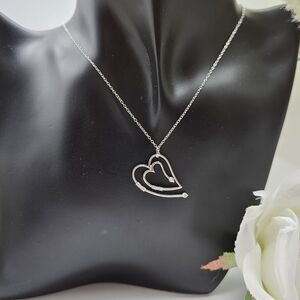 WAVY HEART NECKLACE